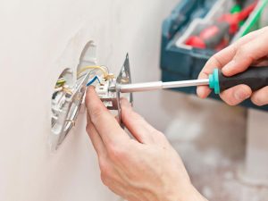 How-to-Replace-a-Faulty-Electrical-Outlet